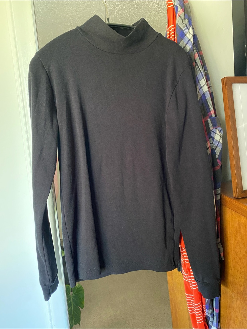Wol hide easy turtle neck size small black